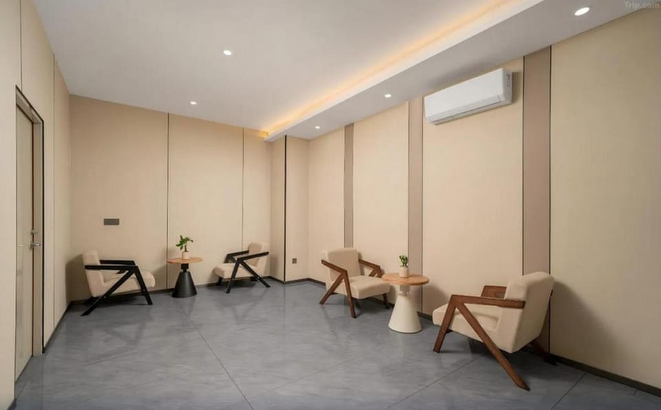 Yinuo Zhenpin Hotel - Shisanhang Clothing Wholesale Market Shangxiajiu Pedestrian Street Branch Hotel in Guangzhou