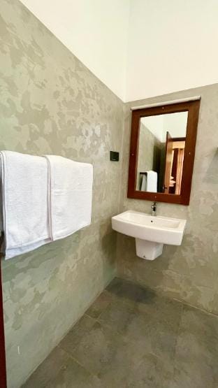 SURF AND CO. MADIHA MATARA Vacation rental in Southern Province