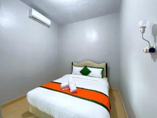 Homestay Syariah dekat UII Kolam Renang Pribadi By Simply Homy Vacation rental in Special Region of Yogyakarta