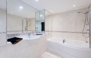 Oxford Street Fitzrovia Apartments by D'Montrio Hotel in London Borough of Islington