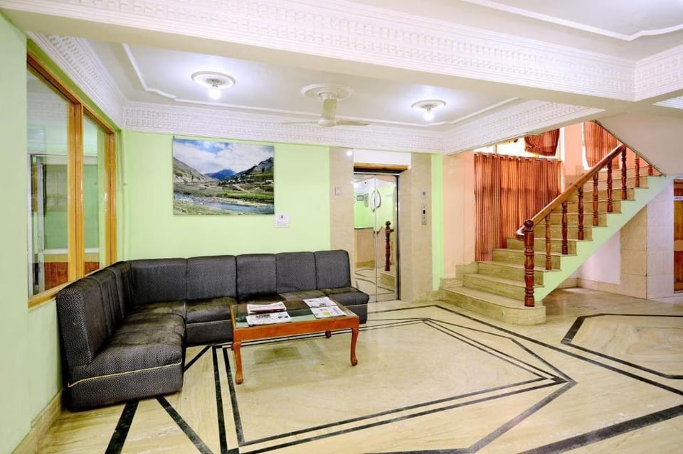 Hotel City Plaza Srinagar Jammu and Kashmir Hotel in India