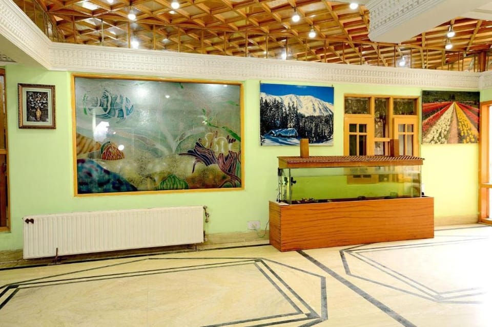 Hotel City Plaza Srinagar Jammu and Kashmir Hotel in India