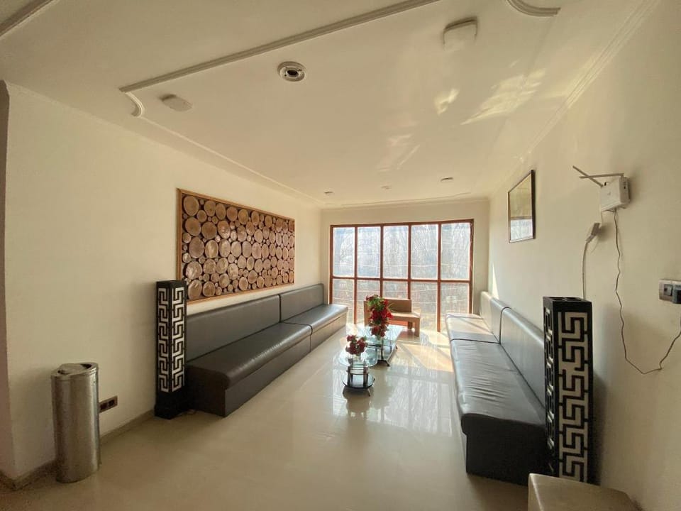 Hotel Green Leaf Srinagar Jammu and Kashmir Hotel in India
