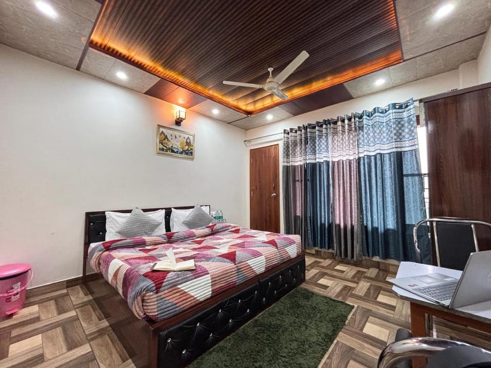 Pine View Hotel Kasauli - Open Rooftop - Groups Hotel in Himachal Pradesh