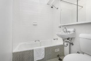 Stunning Ocean Views With Manly At Your Doorstep Apartment in Manly
