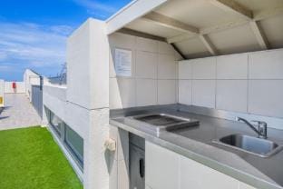 Stunning Ocean Views With Manly At Your Doorstep Apartment in Manly
