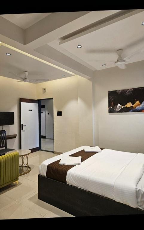Hotel Lotus Executive, Pune Hotel in Pune