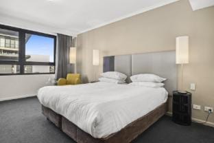 Bright Studio with Pool Access in Parramatta Apartment in Parramatta