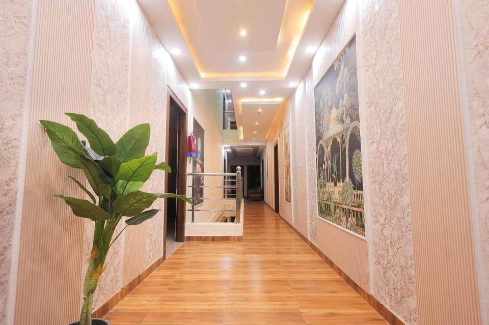 Hotel Mango Tree Vrindavan Hotel in Uttar Pradesh