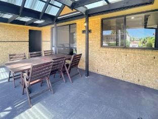 Our Haven: 4-Bed Escape Near Beach & Mogo Trails Apartment in Batemans Bay