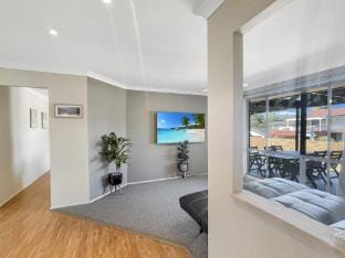 Our Haven: 4-Bed Escape Near Beach & Mogo Trails Apartment in Batemans Bay