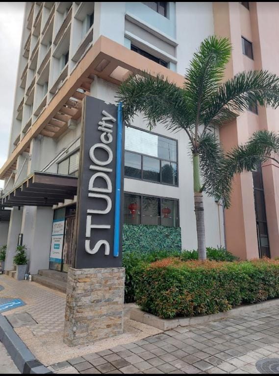 Dagos Condo Alabang Hotel in Muntinlupa