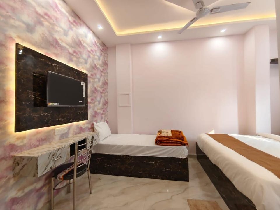 Trinetra Homestay Hotel in Varanasi
