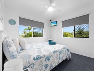 2-Bed Escape with Pool, Steps From Torquay Beach Apartment in Hervey Bay