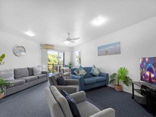 2-Bed Escape with Pool, Steps From Torquay Beach Apartment in Hervey Bay