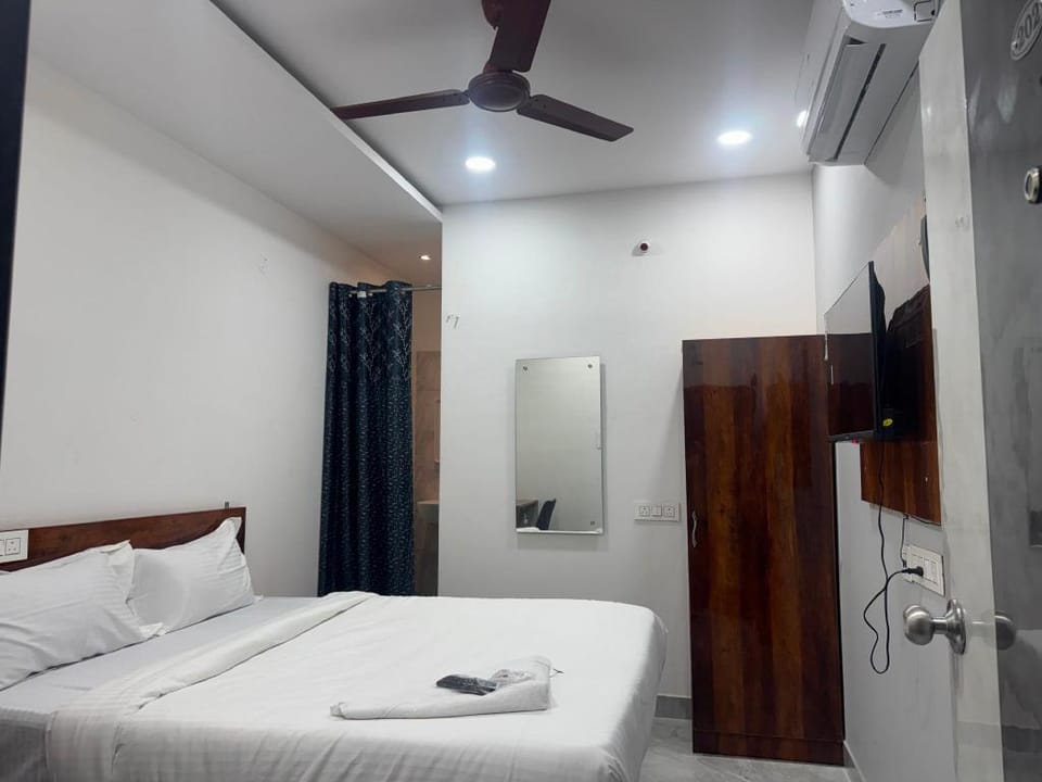 POP 84069J Hotel Spoorthy Grand Hotel in Secunderabad