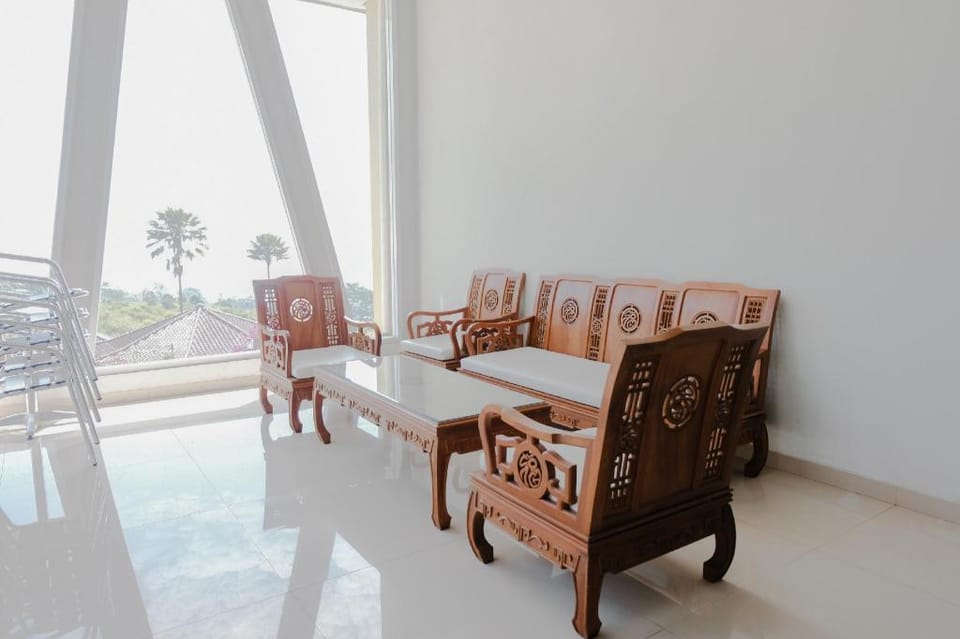 Dancenter Villa Bukit Panderman Residence Hotel in Batu