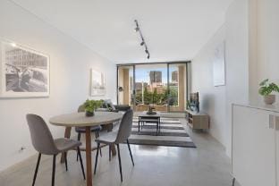Central 1-Bedroom Apartment with City Views Apartment in Surry Hills