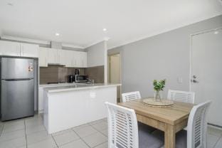 Sunny 2-Bed in Quiet Location with Balcony Apartment in Perth