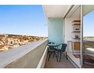 Beachside Paradise - Ocean Views, Central Position Apartment in Manly