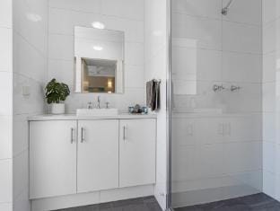 Beachside 2-Bed Apartment with Secure Parking Apartment in Hervey Bay