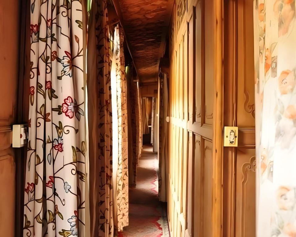 Aliflaila Laila Group of Houseboats Srinagar J&K Hotel in India