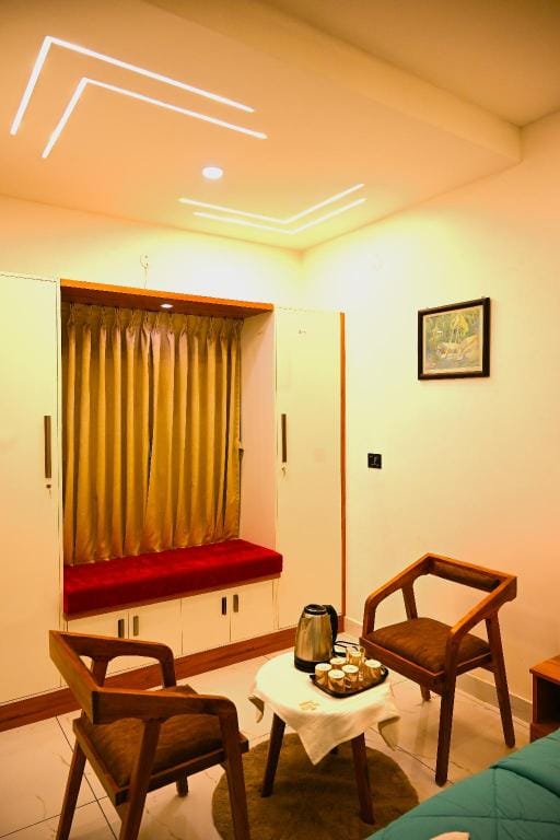 Hotel Elroi Suites Hotel in Kochi