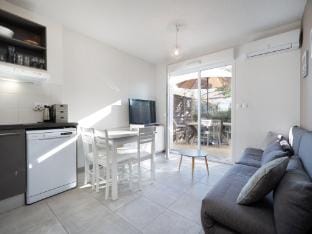 Tranquil Escape by the Sea Villa in Occitanie