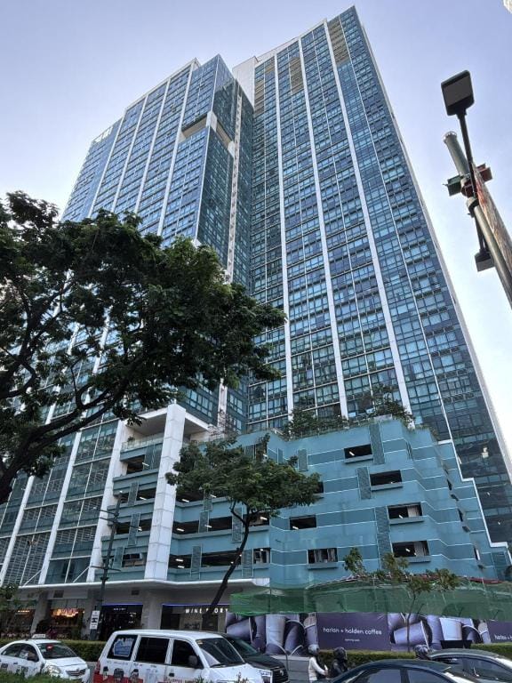 Cosy & Aesthetic Unit in One Uptown Residence BGC Hotel in Makati