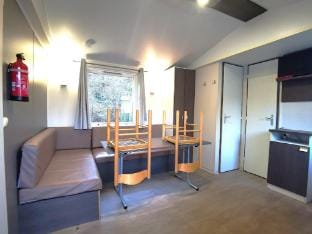M.Home ACCES OV008 3chbr/6pers Luxury tent in Île-de-France