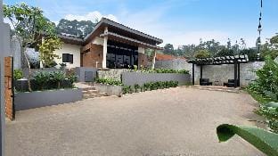 Potsa Villas Villa in Cisarua