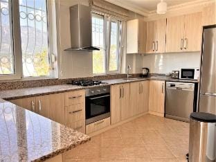 Red A1/ Spectacular Sea View, Spacious Garden Villa in Alanya