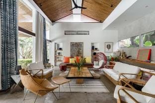 Creative Estate Huge Garden Rice Fields views Villa in North Kuta