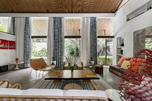 Creative Estate Huge Garden Rice Fields views Villa in North Kuta