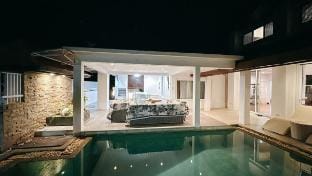 Ciara kamala 4bedroom walk to the beach Villa in Kamala