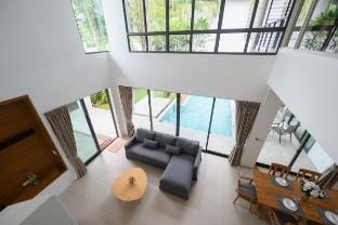 Luxury PoolVilla Bangtao Free Electricity&Cleaning Villa in Choeng Thale