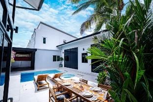 Bangkok Luxury Villa • Pool &Jacuzzi, Daily Maid Villa in Bangkok