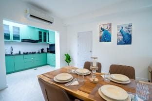 Bangkok Luxury Villa • Pool &Jacuzzi, Daily Maid Villa in Bangkok
