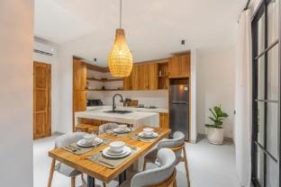 Vista-Luxury 2BR • Pool • Rooftop Over Rice Fields Villa in Sukawati