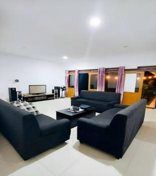 Villa Anfield Villa in Cisarua