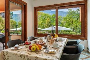 Lakefront serenity villa with pool Villa in Mandello del Lario