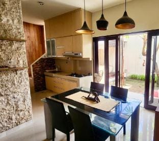 Tya Boho Villa, 
15 mins to Beach or Sanur Harbour Villa in Denpasar