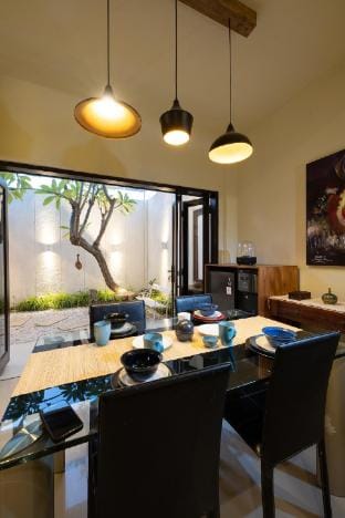Tya Boho Villa, 
15 mins to Beach or Sanur Harbour Villa in Denpasar