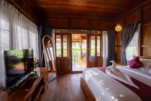 Sunset Harvest Bali Villa in Abiansemal