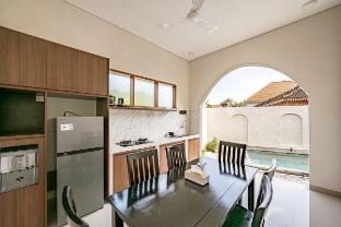 iL Sole Villa By Damaresa Villa in North Kuta