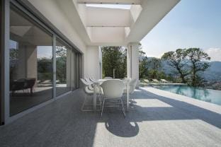 Modern oasis overlooking Lake Maggiore Villa in Stresa
