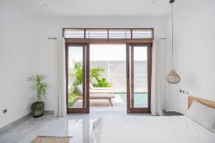 Canggu 3BR Villa w/ Pool & View 5 mins from Beach Villa in North Kuta