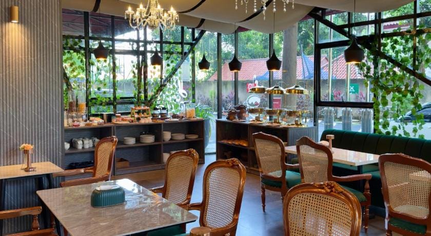 Fairview Hotel by ARTOTEL Hotel in South Jakarta City