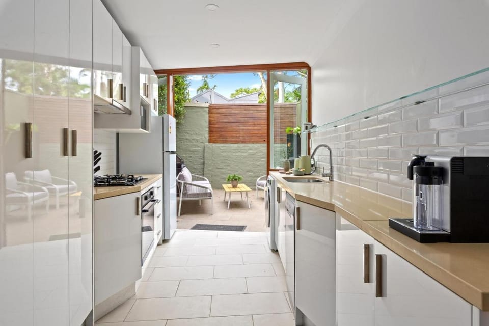 Charming 2-Bed Terrace in the Heart of Surry Hills Vacation rental in Surry Hills