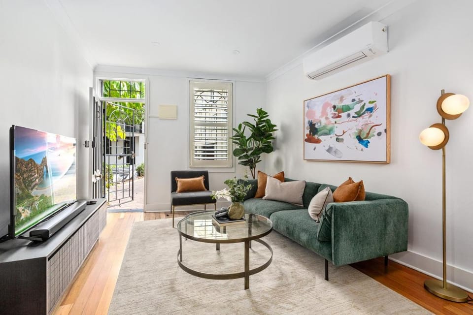 Charming 2-Bed Terrace in the Heart of Surry Hills Vacation rental in Surry Hills